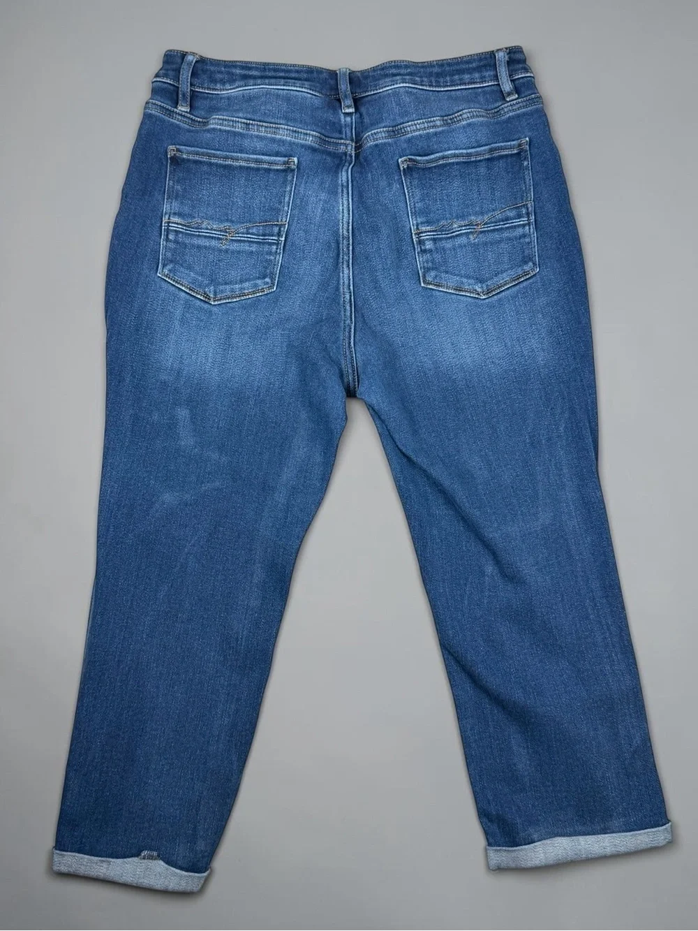 SOHO New York & Company Curvy Cropped Jeans Size 12 Distressed Stretch Denim